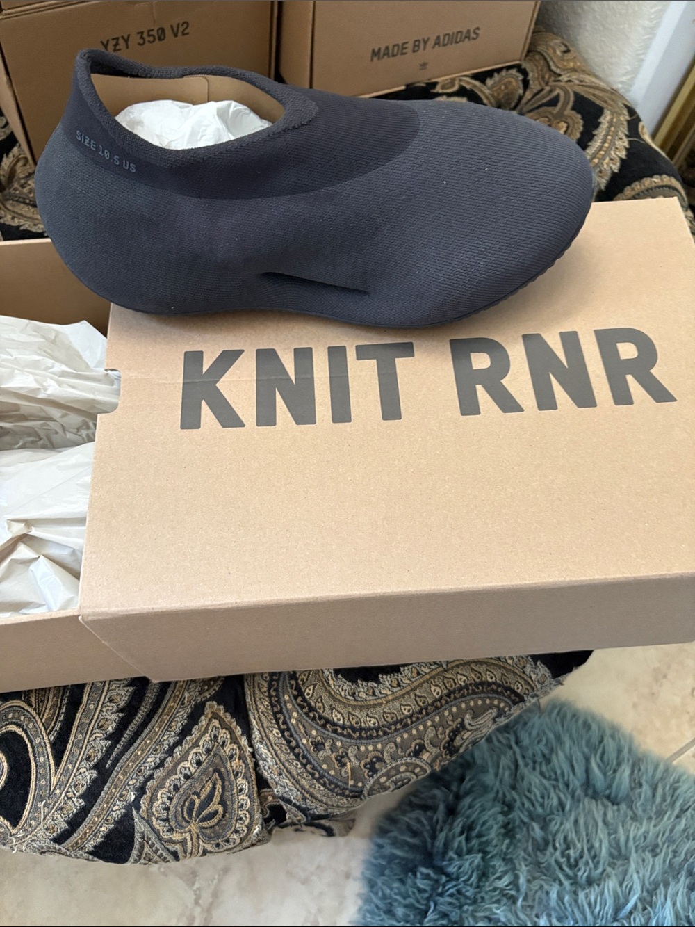 Yeezy Knit RNR Slip-On in Black